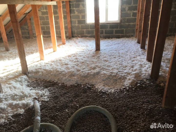 Утепление эковатой домов мансард чердаков