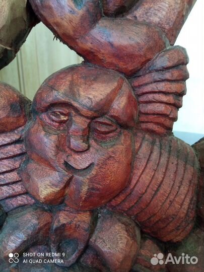 Деревянное резное панно