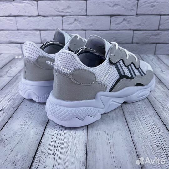 Кроссовки Adidas Ozweego