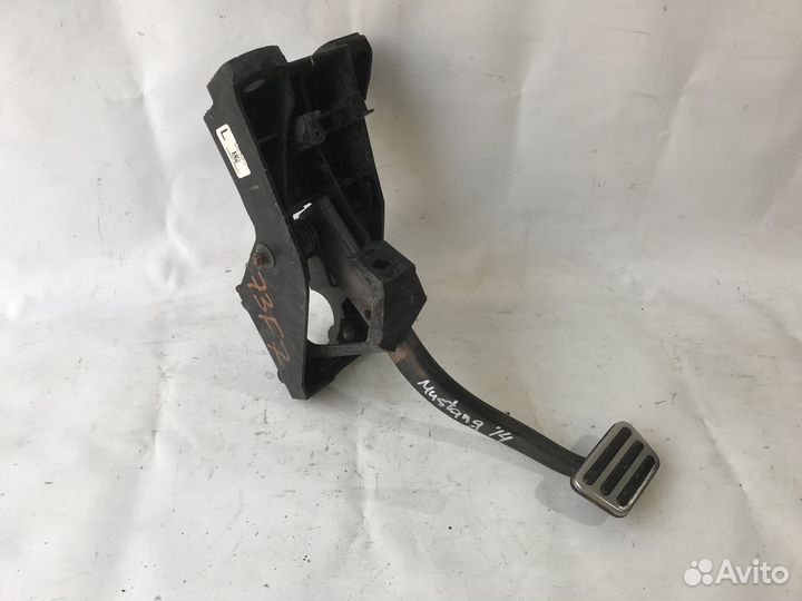 Педаль тормоза Ford Mustang V 09-14