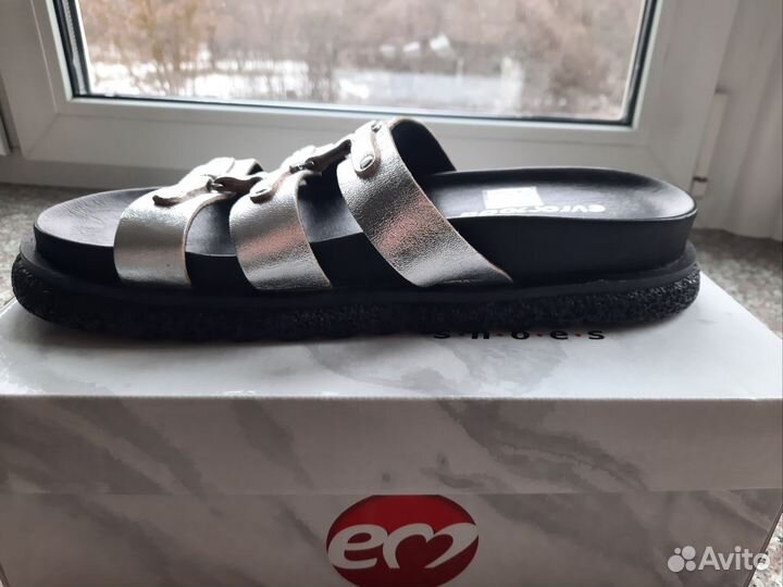 Шлепанцы женские