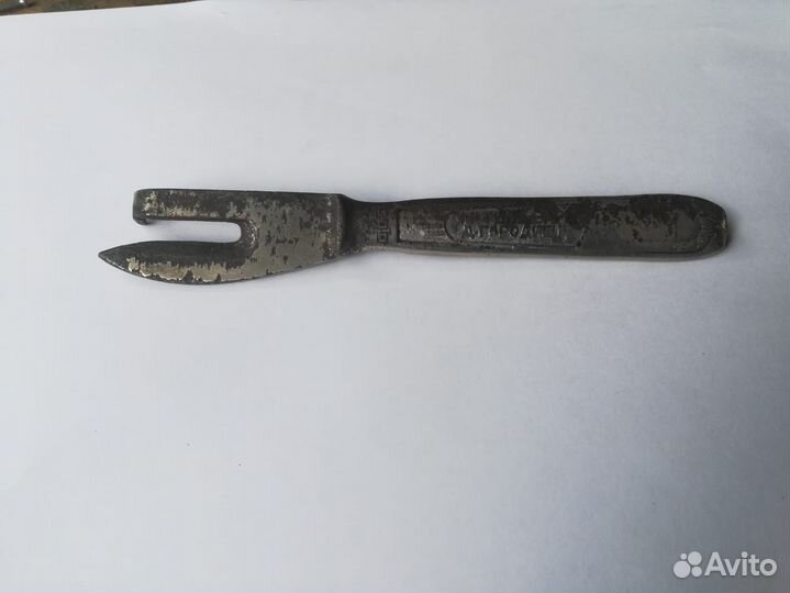 Старинный консервный нож