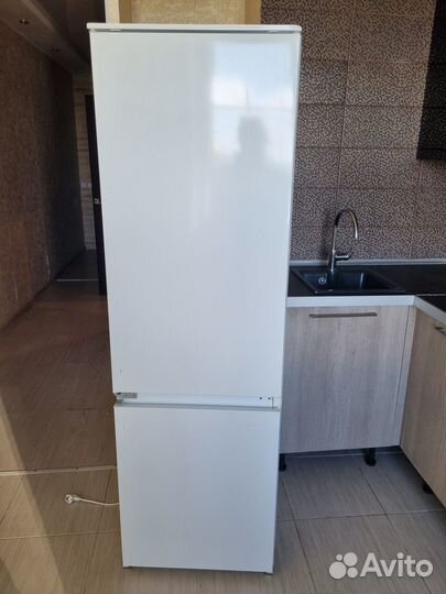 Холодильник Electrolux