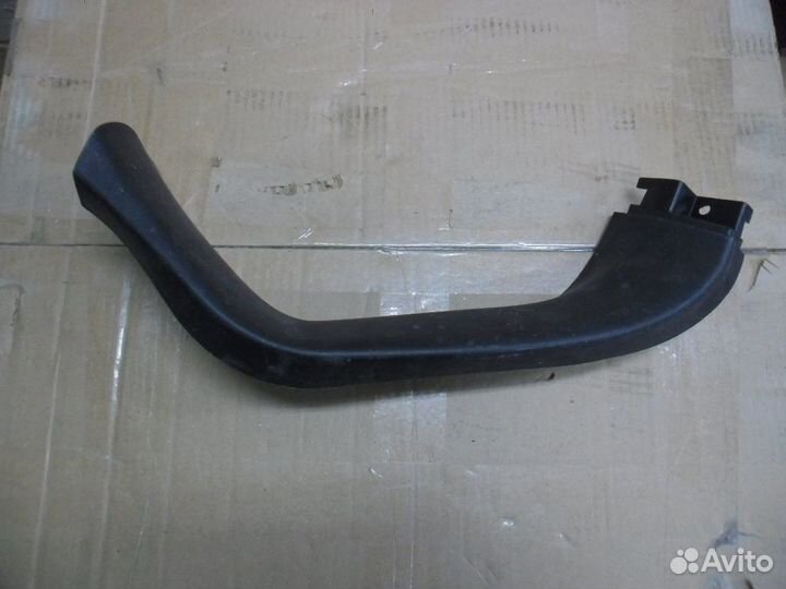 Mitsubishi OutLander XL Обивка стекла правая