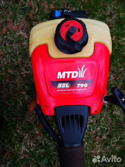 Бензиновый триммер MTD 790