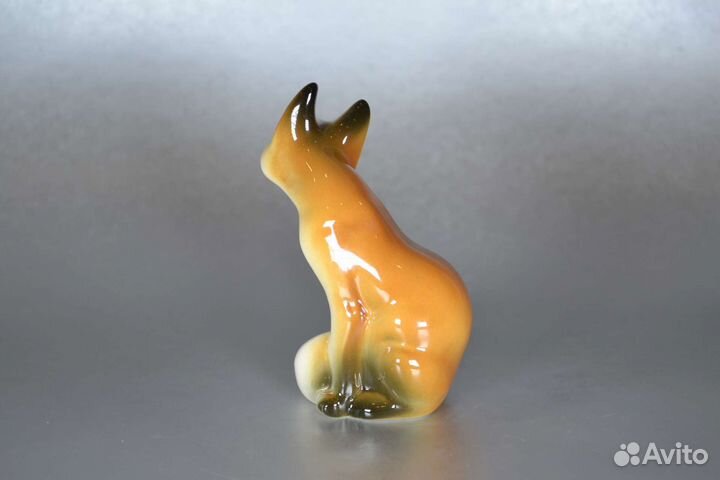 Лиса большая фарфоровая статуэтка