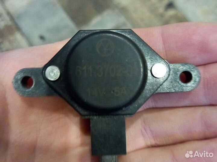 Регулятор напряжения