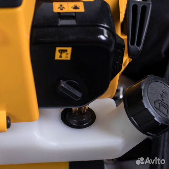 Бензиновая воздуходувка-измельчитель Champion GBV3