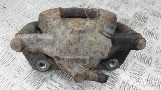 Суппорт тормозной передний правый toyota auris E15