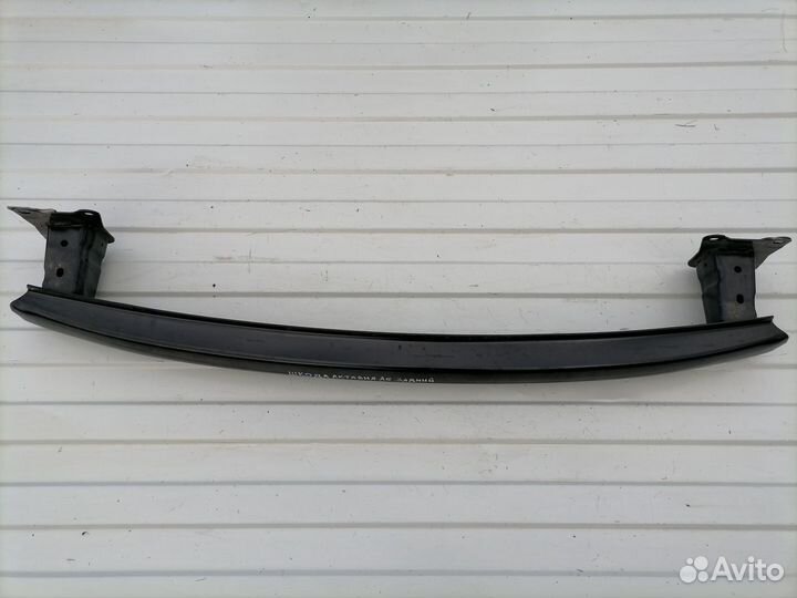 Усилитель заднего бампера Skoda Octavia A5 2013