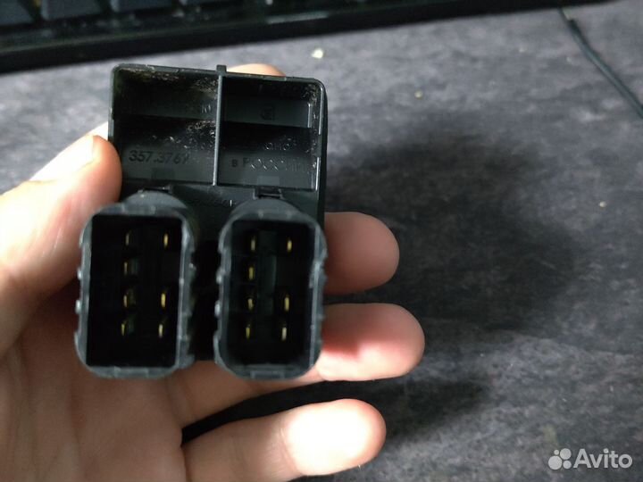 Блок управления передними стеклоподъкмниками