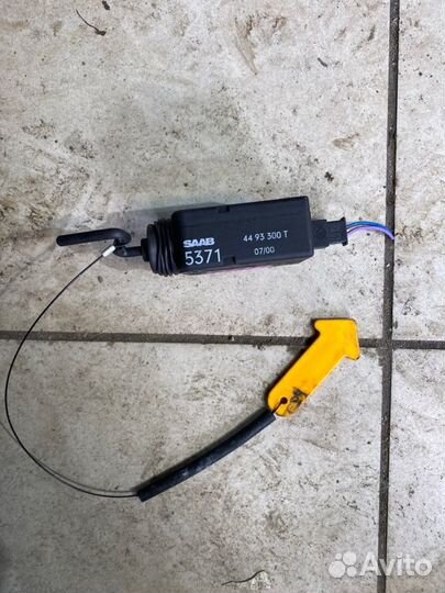 Активатор замка крышки бензобака Saab 900