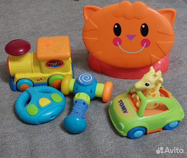 Развивающие игрушки ( сортер, паровозик, машинка)