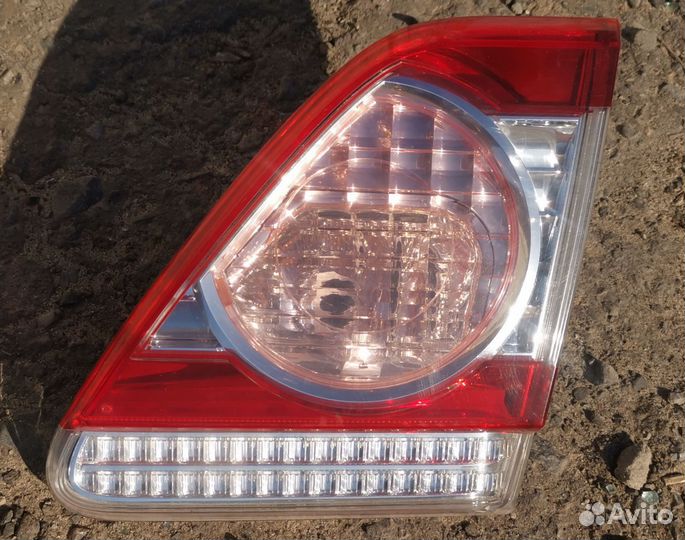 Фонарь в багажник правый Toyota Corolla 150 rest