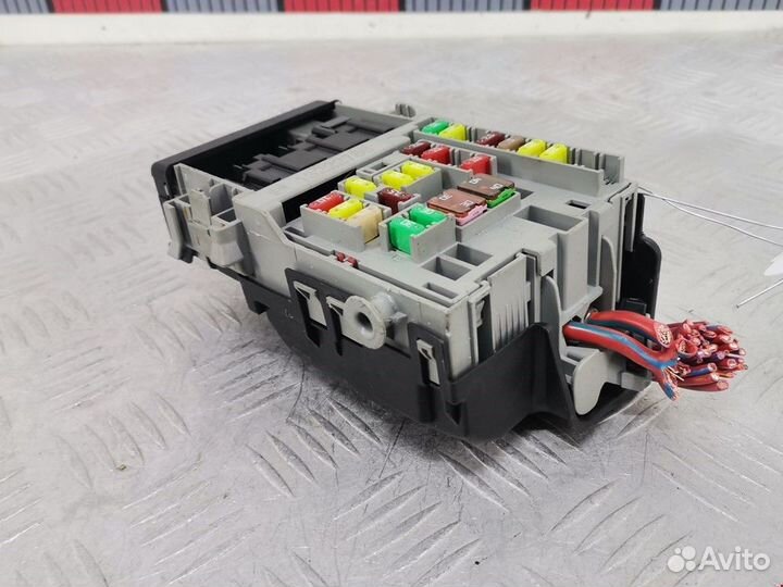 Блок предохранителей Opel Astra H/Family рест