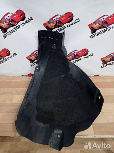 Подкрылок передний правый Opel Astra J 2010