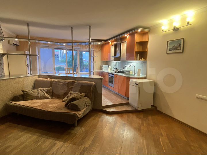 2-к. квартира, 65 м², 4/9 эт.