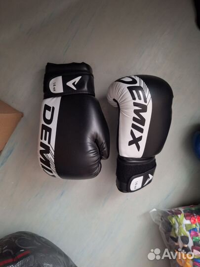 Боксерские перчатки 14 oz