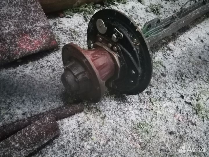 Балка со ступицами под газоновские колеса