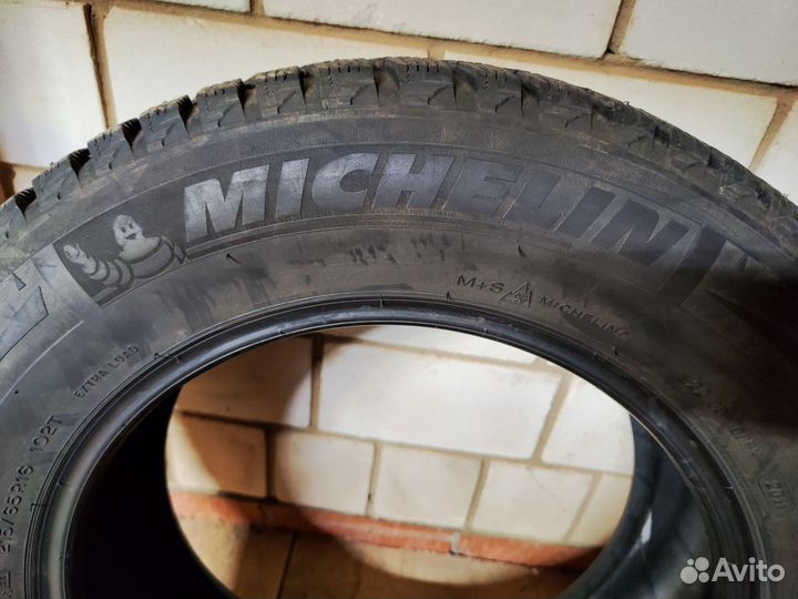 Michelin X-Ice North 2 215/65 R16