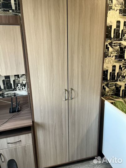 Продам комплект мебели