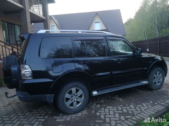 Mitsubishi Pajero 3.2 AT, 2007, 277 777 км
