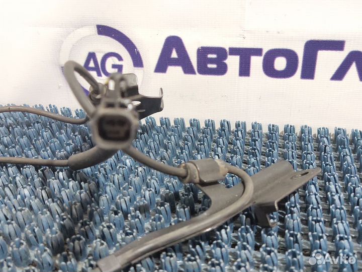 Датчик ABS Toyota Auris