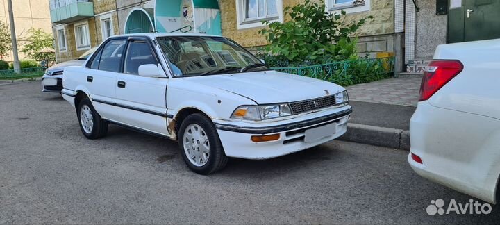 Toyota Corolla 1.6 AT, 1988, 250 000 км