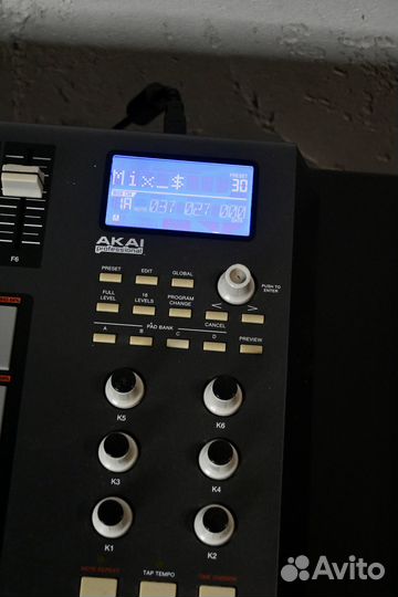 Akai MPD26 – идеален midi-контроллер для битмейкин