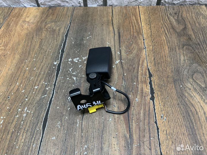 Mercedes Benz AMG A45 W176 Ответная часть ремня