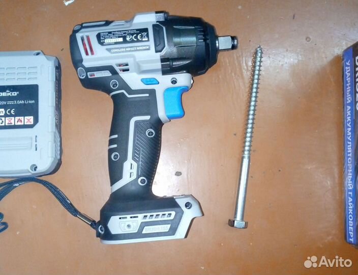 Гайковерт аккумуляторный