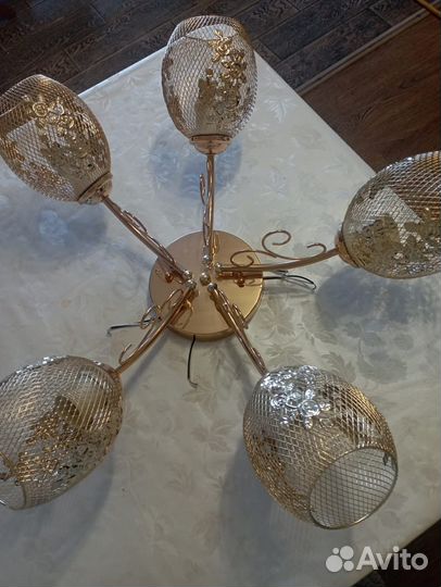Люстра новая