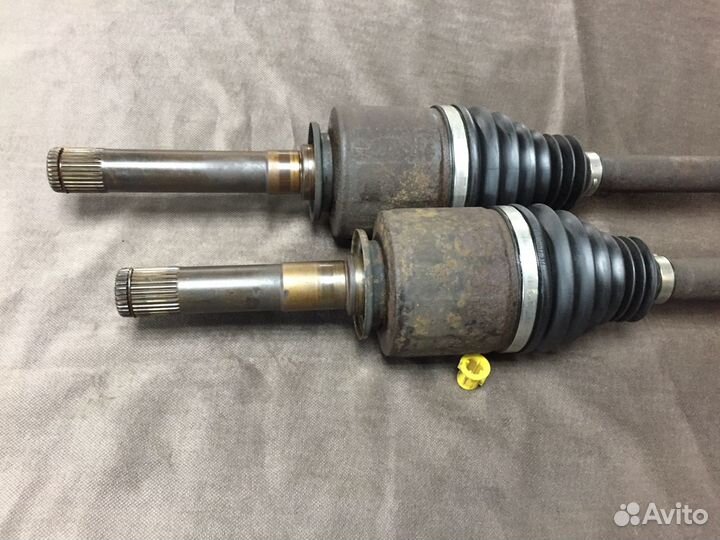 Привод задний правый Range Rover Sport LR047284