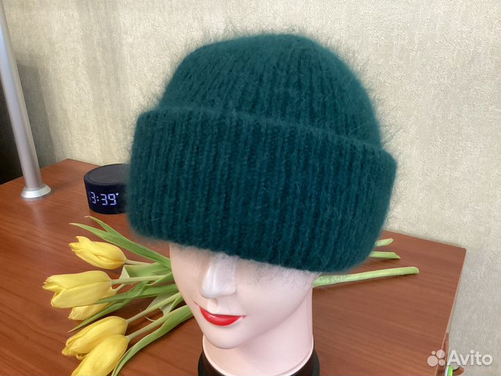 Шапки из пряжи пух норки, ручная работа