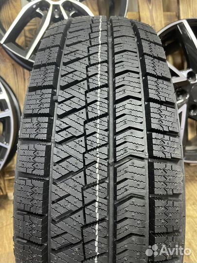 Bridgestone Blizzak Ice 225/60 R16 98S