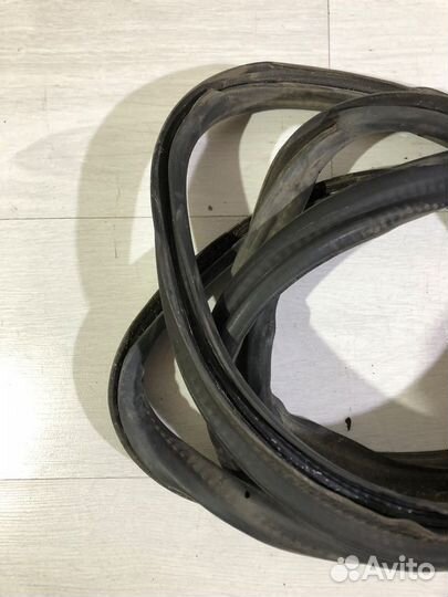 Уплотнитель багажника cadillac BLS 1.9 дизель