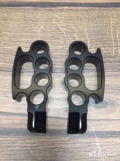 Подножки Harley Davidson кастет black