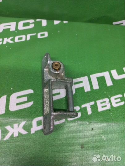 Фиксатор замка багажника Лада 2111