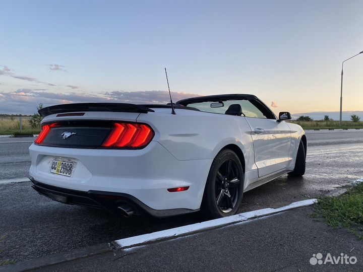 Авто на свадьбу. Кабриолет Ford Mustang