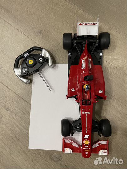 Радиоуправляемая и обычная Ferrari