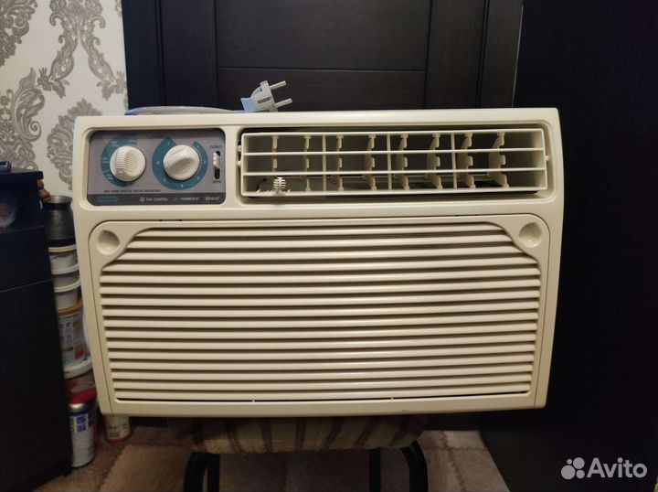 Кондиционер оконный Delonghi