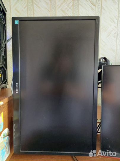 Монитор 22,19 дюймов с кронштейном