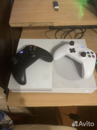 Xbox One s 1tb с играми