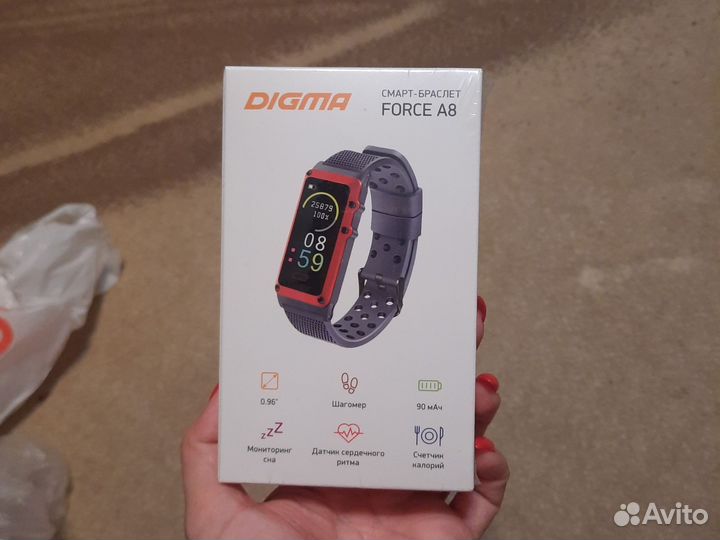 Смарт-браслет Digma Force A8