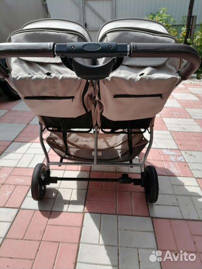 Прогулочная коляска для двойни или погодок