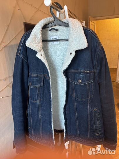 Джинсовая куртка с мехом шерпа