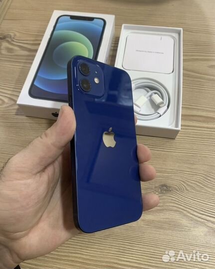 iPhone 12, 64 ГБ