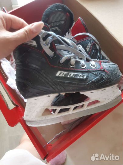 Хоккейные коньки bauer детские