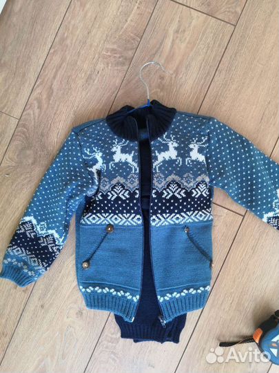Костюм на мальчика 2 года новый