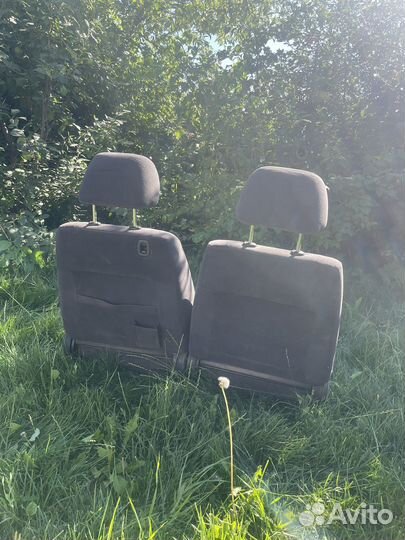 Передние сидения nissan AD